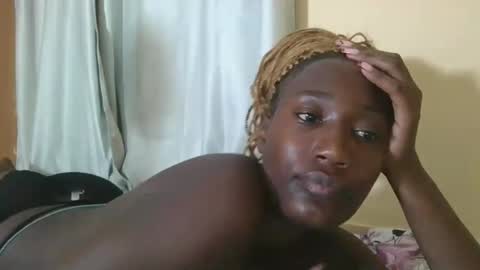 pretty gal online show from March 8, 11:18 pm