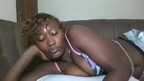 pretty gal online show from June 19, 8:59 pm
