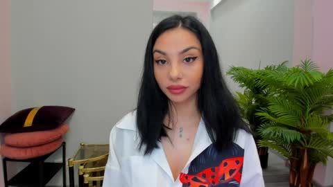 Sienna online show from April 3, 6:09 am