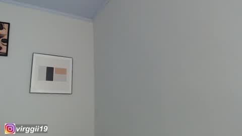 missvirggii online show from November 28, 10:39 pm