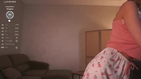 Mia online show from October 7, 4:03 pm