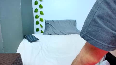 Erik Grey online show from March 3, 4:25 am