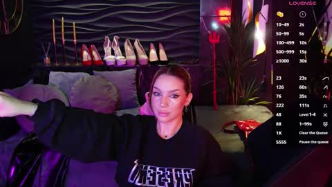 Darsy online show from October 6, 2:02 pm