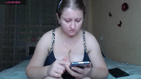Snapshot of mistresscaro chatting on October 7, 7:10 pm mistresscaro online show from October 7, 7:10 pm