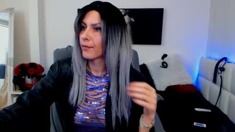 Snapshot of mistressevelyn_ chatting on February 12, 5:26 am MistressEvelyn  online show from February 12, 5:26 am