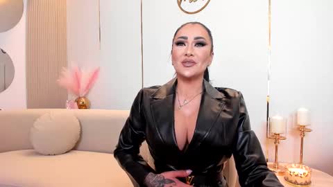 mistresskennya online show from November 17, 8:11 pm