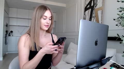 mistressuniverse online show from March 9, 10:53 am