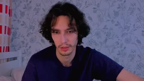 MitchelKors online show from April 2, 2:08 am