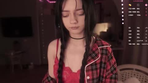 Yuka online show from December 5, 6:06 pm