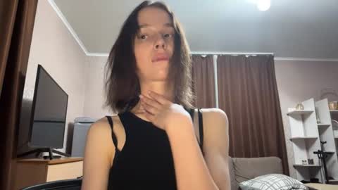 mivique online show from June 12, 11:37 pm