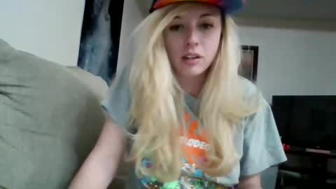 mizzymay10101 online show from February 26, 4:16 am