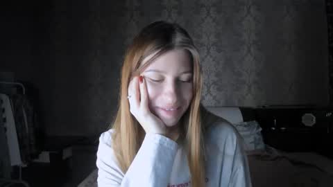 Lili online show from October 6, 10:44 am