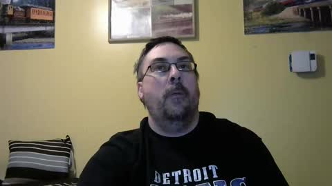 Snapshot of mmr45 chatting on October 24, 4:02 am mmr45 online show from October 24, 4:02 am