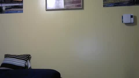 Snapshot of mmr45 chatting on February 23, 12:41 am mmr45 online show from February 23, 12:41 am