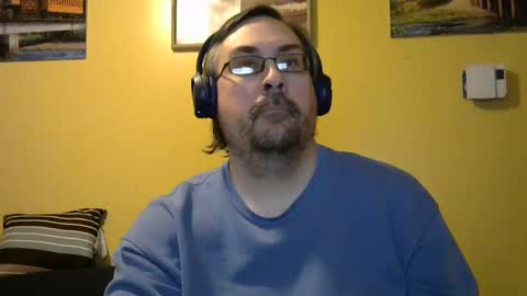 Snapshot of mmr45 chatting on March 12, 4:08 am mmr45 online show from March 12, 4:08 am