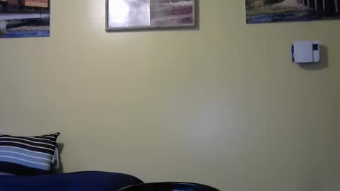 Snapshot of mmr45 chatting on February 25, 12:36 am mmr45 online show from February 25, 12:36 am