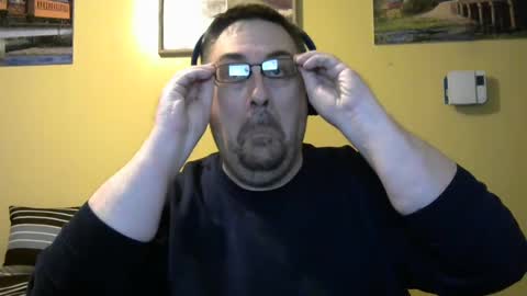 Snapshot of mmr45 chatting on October 13, 3:19 am mmr45 online show from October 13, 3:19 am