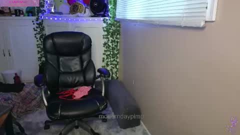 moderndaypimp online show from July 28, 12:48 pm