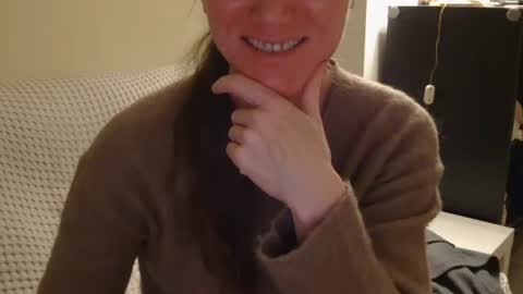 Aurora online show from February 5, 8:45 pm