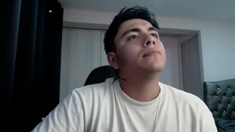 molimoli08 online show from April 13, 4:28 am