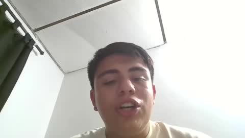 molimoli08 online show from December 5, 11:45 pm