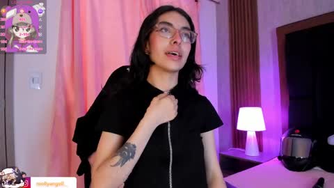 Molly online show from April 4, 2:24 pm