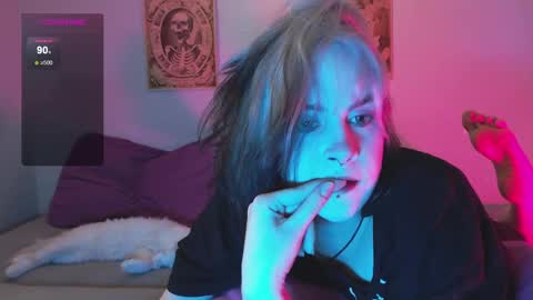 Molly Crow online show from December 14, 11:01 pm