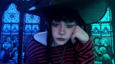 Molly Crow online show from October 11, 8:34 pm