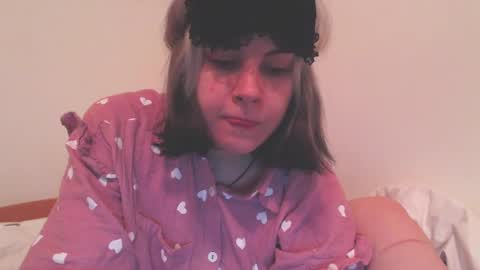 Molly Crow online show from December 31, 2:29 am