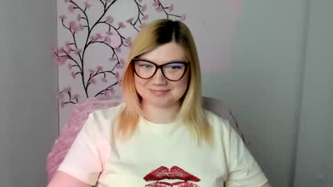 Molly online show from May 8, 11:38 am