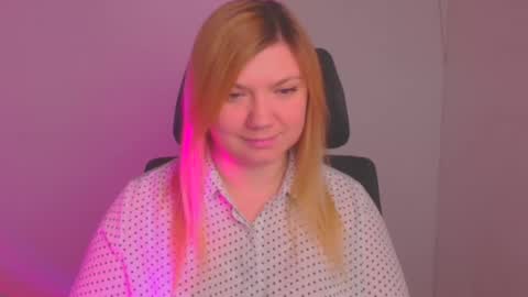 Molly online show from February 3, 12:14 pm