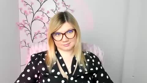 Molly online show from January 11, 1:06 pm