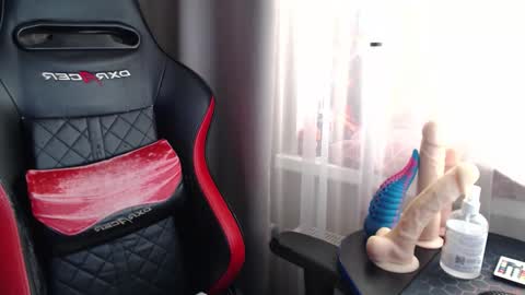 I have new photos come and see with love Molly online show from March 12, 10:30 am