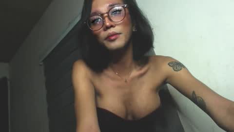 Molly online show from December 15, 6:04 pm