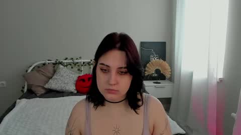 mollygrimes online show from May 10, 9:26 am