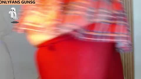  MOLLY  GUNSG online show from October 31, 10:10 pm