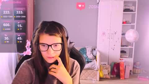  KIRA  online show from November 13, 6:49 am