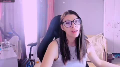  KIRA  online show from April 20, 5:54 am