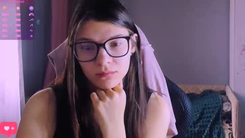  KIRA  online show from March 26, 5:57 am