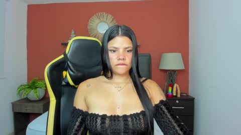 mollylove_ online show from September 29, 12:15 pm
