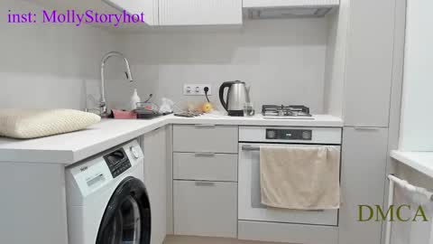 AngelMomm online show from February 5, 7:01 am