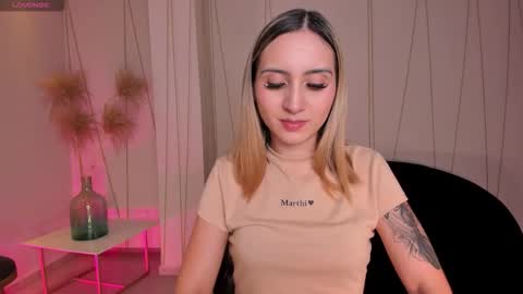 Molly Sunders online show from December 17, 8:15 pm