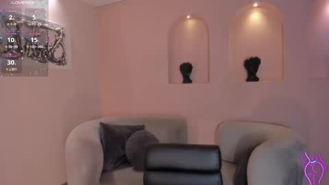 Molly Sunders online show from March 13, 9:29 pm