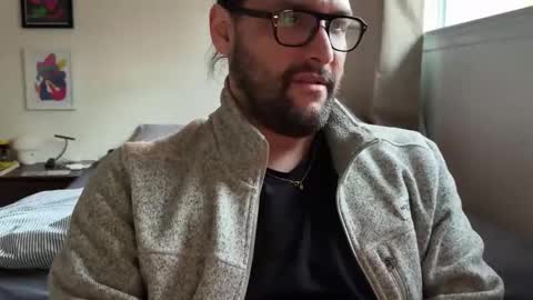 molten_escargot online show from January 29, 1:05 am