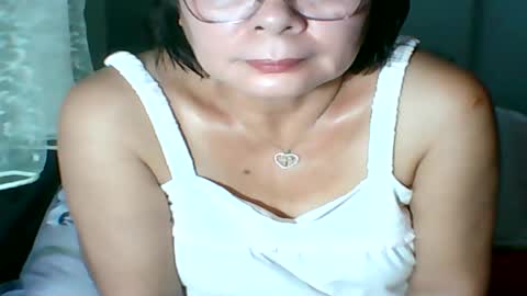 mombastic55 online show from June 15, 4:37 am
