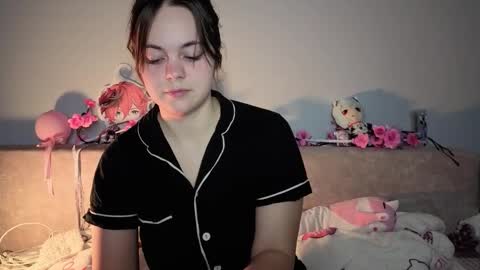 Momo online show from March 1, 4:00 pm