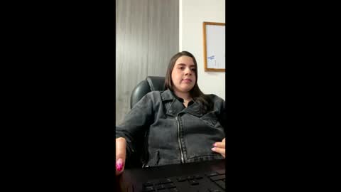 Snapshot of mona28__ chatting on September 30, 4:39 pm Mona online show from September 30, 4:39 pm