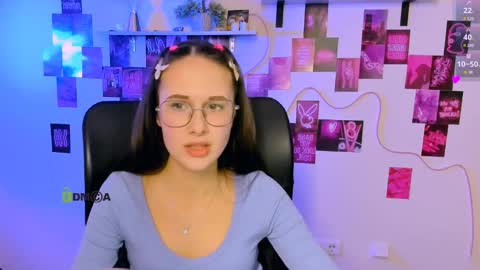 Mona  online show from April 29, 7:51 pm
