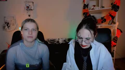 Mona  online show from October 20, 7:19 pm