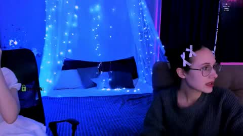 Mona  online show from March 18, 8:15 pm